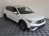 Used 2023 Volkswagen Tiguan SE w/ Panoramic Sunroof Package image 2