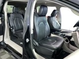 Used 2023 Chrysler Pacifica Touring-L image 4