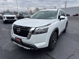 New 2025 Nissan Pathfinder Platinum image 3