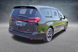 Used 2022 Chrysler Pacifica Touring-L w/ Uconnect Theater Family Group image 5
