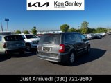 Used 2016 Chrysler Town & Country Touring image 5