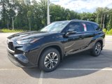 New 2025 Toyota Highlander XLE image 3