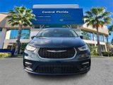 Used 2023 Chrysler Pacifica Touring-L image 3