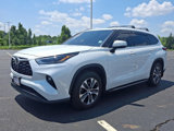 Used 2022 Toyota Highlander XLE image 3
