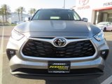 New 2025 Toyota Highlander XLE image 2