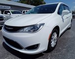 Used 2018 Chrysler Pacifica Touring-L image 2