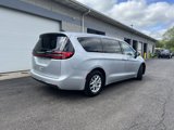 Used 2023 Chrysler Pacifica Touring-L image 2