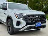 New 2025 Volkswagen Atlas Peak Edition SE image 2