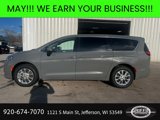 Used 2023 Chrysler Pacifica Touring-L image 2