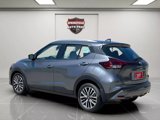 Used 2023 Nissan Kicks SV image 3