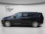 New 2025 Chrysler Pacifica Select image 4