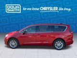 New 2025 Chrysler Pacifica Select image 3