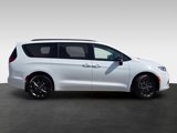 New 2025 Chrysler Pacifica Limited image 3