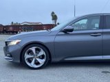 Used 2018 Honda Accord Touring image 2