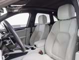 Used 2024 Porsche Macan image 5