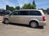 Used 2015 Chrysler Town & Country Touring w/ Driver Convenience Group image 4