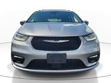Used 2021 Chrysler Pacifica Touring-L image 3