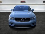 Used 2021 Volvo XC40 T5 Momentum image 2