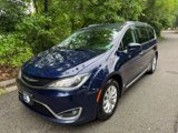 Used 2019 Chrysler Pacifica Touring-L image 6