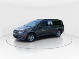 Used 2022 Chrysler Pacifica Touring-L image 5