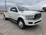 Used 2022 RAM 5500 4x4 Crew Cab image 2