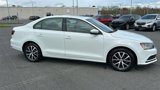 Used 2017 Volkswagen Jetta SE image 3