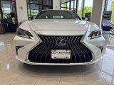 New 2025 Lexus ES 300h w/ Luxury Package image 2