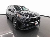 Certified 2023 Toyota Highlander XLE image 2