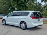 Used 2024 Chrysler Pacifica Touring-L image 4