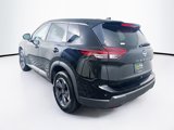 Used 2025 Nissan Rogue SV image 5