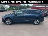 New 2025 Chrysler Pacifica Select image 5