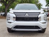 New 2025 Mitsubishi Outlander SE image 2