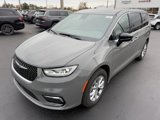 New 2025 Chrysler Pacifica Select image 3