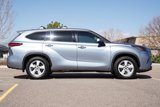 Used 2022 Toyota Highlander LE image 2