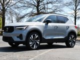 Used 2025 Volvo XC40 B5 Plus image 3