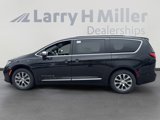 New 2025 Chrysler Pacifica Pinnacle image 5