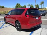 Certified 2025 Chrysler Pacifica Limited image 3