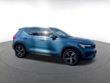 Used 2024 Volvo XC40 B5 Core image 2