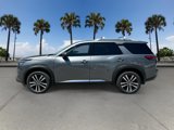 New 2025 Nissan Pathfinder Platinum image 3