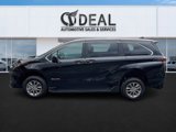 Used 2025 Toyota Sienna LE image 2