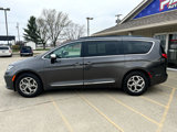 Used 2023 Chrysler Pacifica Limited image 4