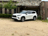 Used 2021 Toyota Highlander Limited image 2