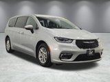 Used 2023 Chrysler Pacifica Touring-L image 2