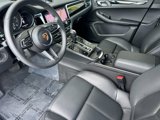 Used 2025 Porsche Macan image 4
