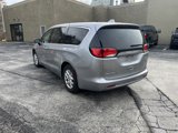 Used 2017 Chrysler Pacifica Touring image 5