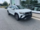 Certified 2024 Volkswagen Taos SE w/ Panoramic Sunroof Package image 2