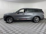 Used 2025 Lincoln Aviator Reserve w/ Luxury Package image 2