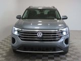 Used 2024 Volkswagen Atlas SE image 2