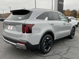New 2025 Kia Sorento S image 3