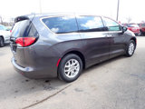 Used 2017 Chrysler Pacifica Touring image 6